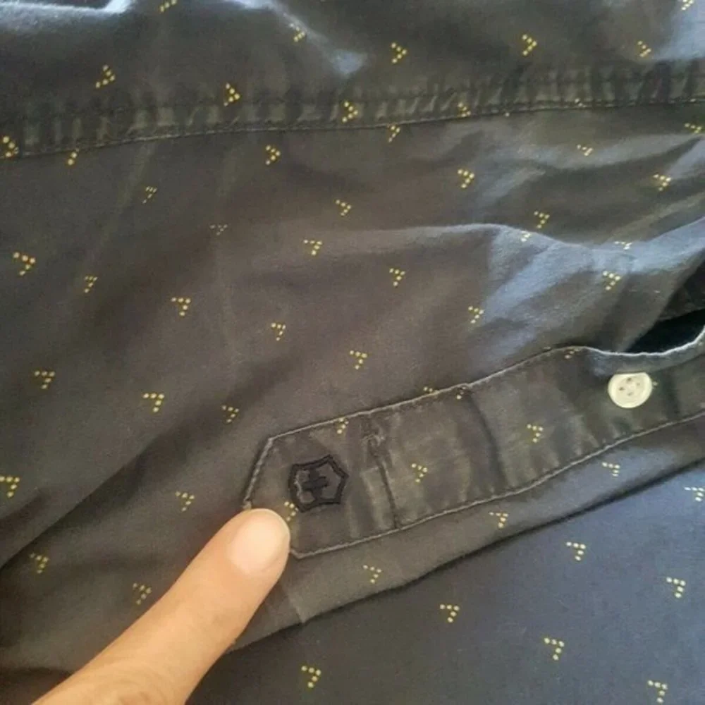 Victorinox Mens Button up Short Sleeve Print Shirt Size XL Blue Medium Slim Fit